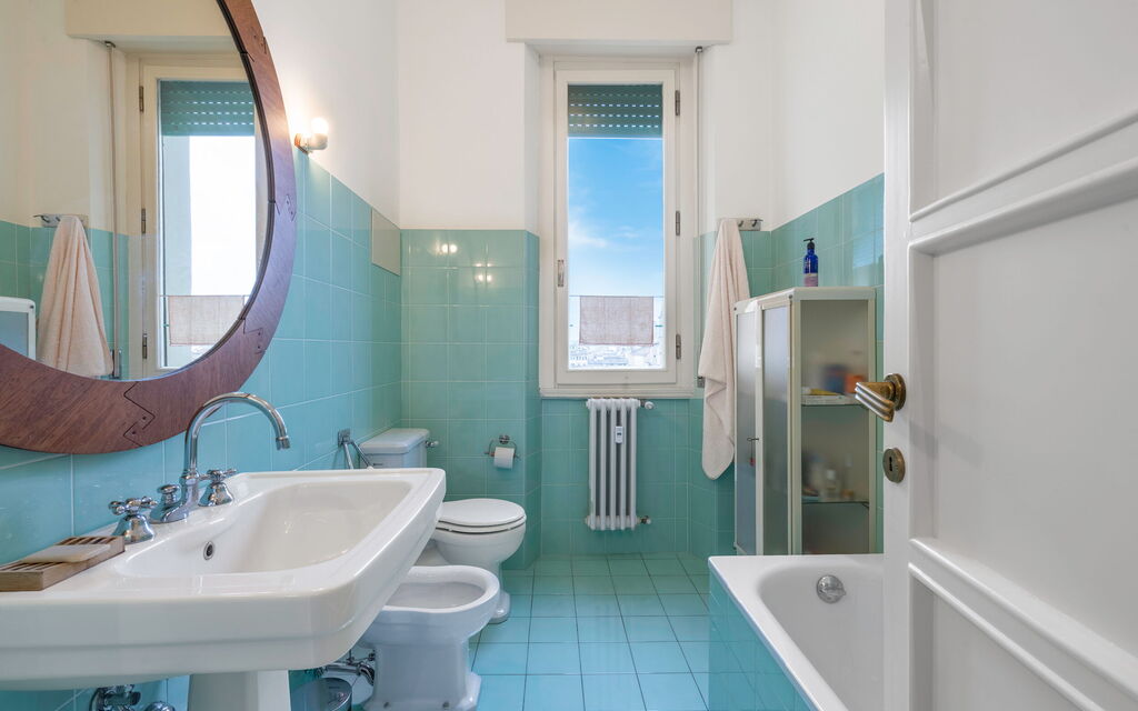 Orto Botanico Apartment With Terrace And Dome View Florence: Autumn, Bathroom, Spring, Summer