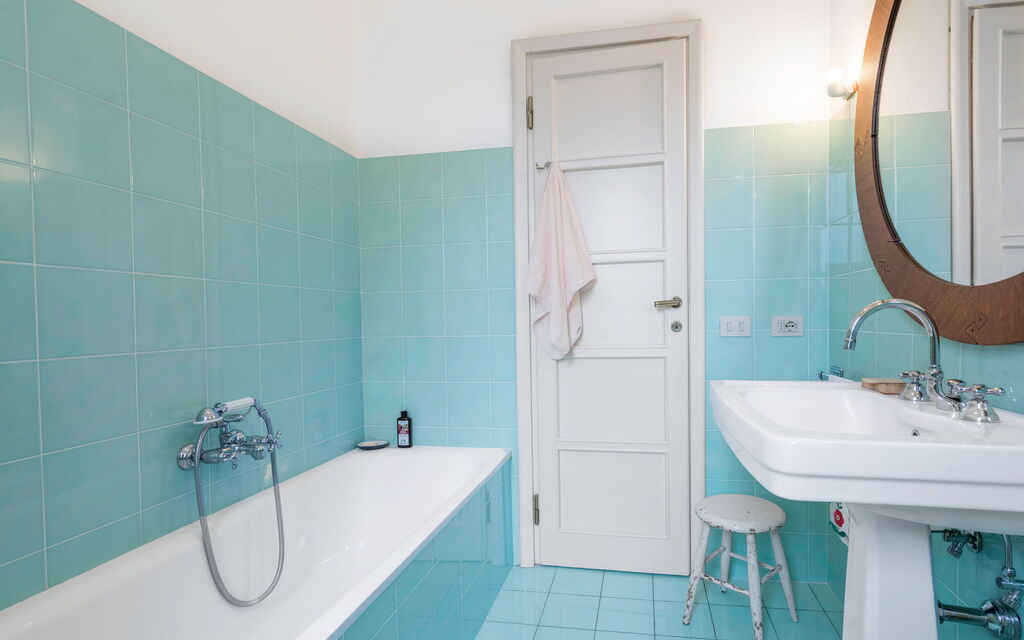 Orto Botanico Apartment With Terrace And Dome View Florence: Autumn, Bathroom, Spring, Summer