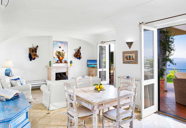 Villa Golfo Di Napoli With Private Pool: Autunno, Estate, Inverno, Primavera, Soggiorno