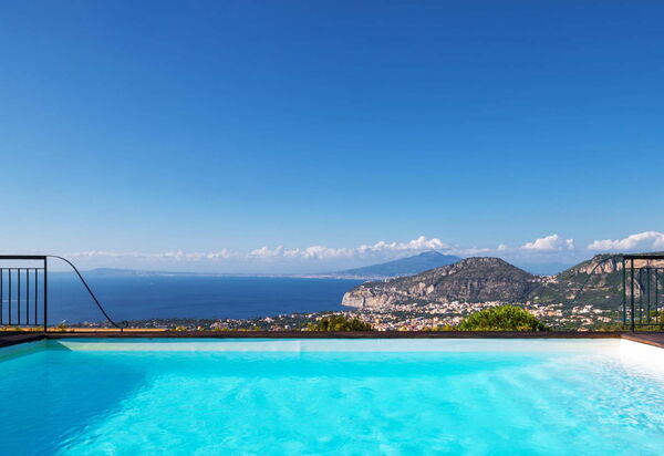 Villa Golfo Di Napoli With Private Pool: Autunno, Estate, Inverno, Piscina, Primavera, Vista Panoramica
