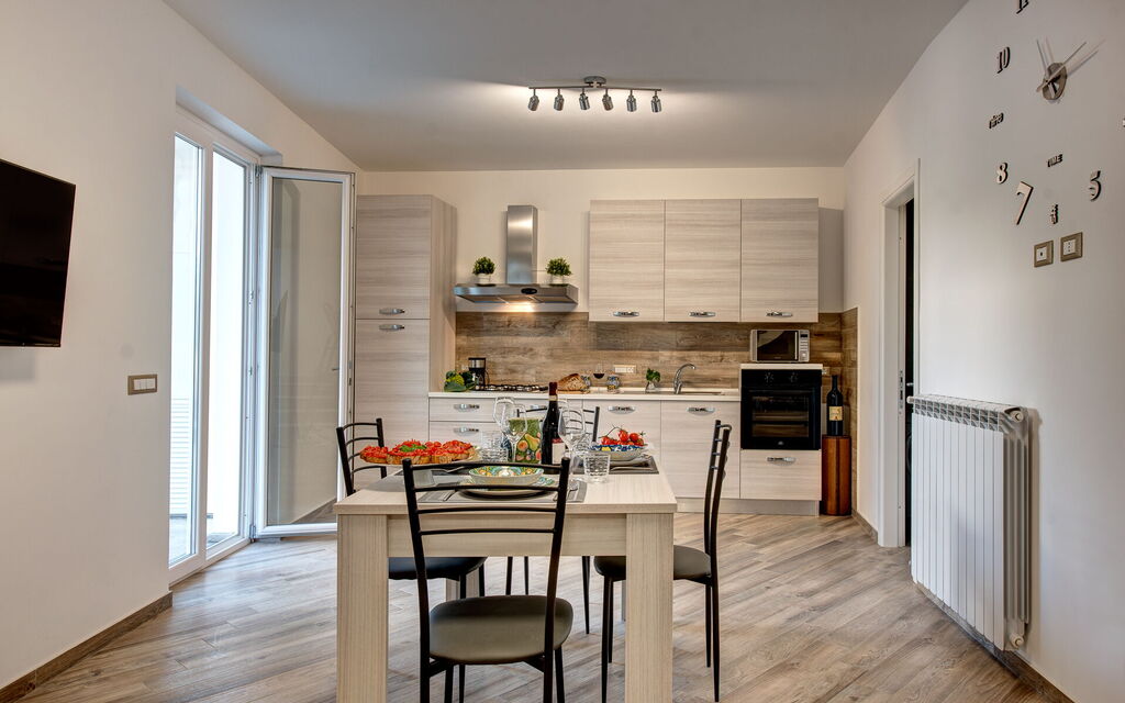 Clementine Country House: Autumn, Dining Room, Spring, Summer, Winter