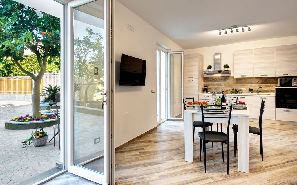 Clementine Country House: Autumn, Dining Room, Spring, Summer, Winter