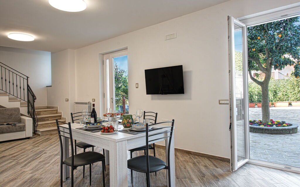 Clementine Country House: Autumn, Dining Room, Spring, Summer, Winter