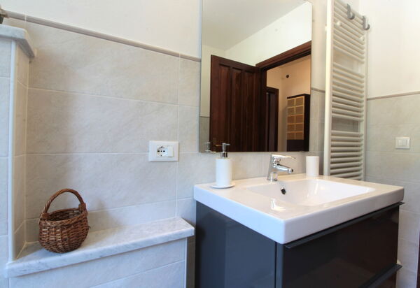 Apartment With Garden, Del Corlo Lake, Belluno: Autumn, Bathroom, Spring, Summer