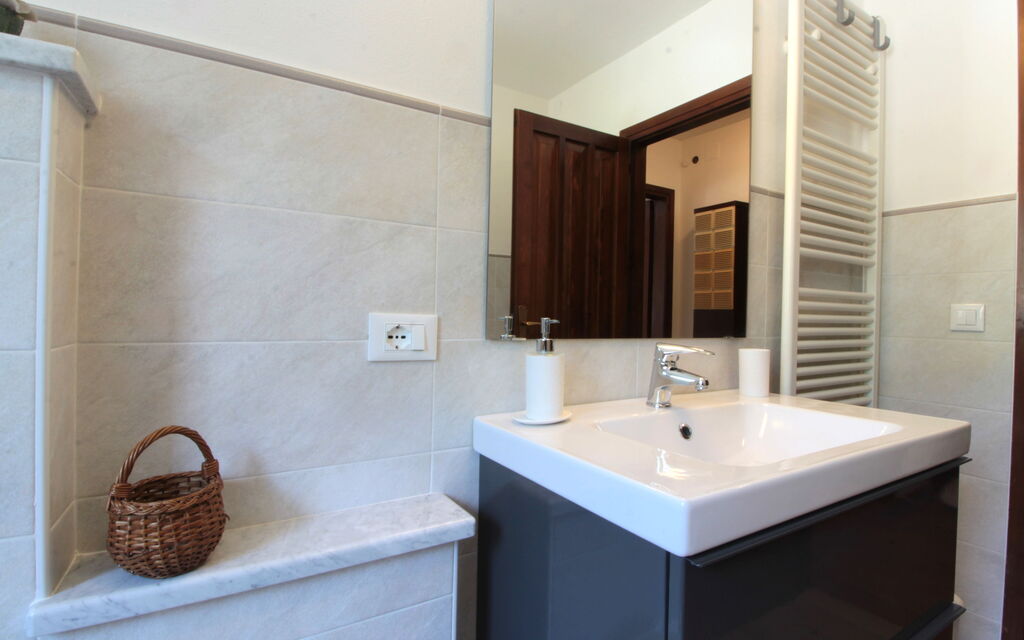 Apartment With Garden, Del Corlo Lake, Belluno: Autunno, Bagno, Estate, Primavera