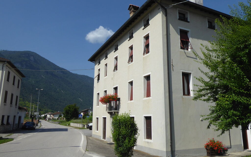 Apartment With Garden, Del Corlo Lake, Belluno: Autunno, Entrata Principale, Estate, Primavera