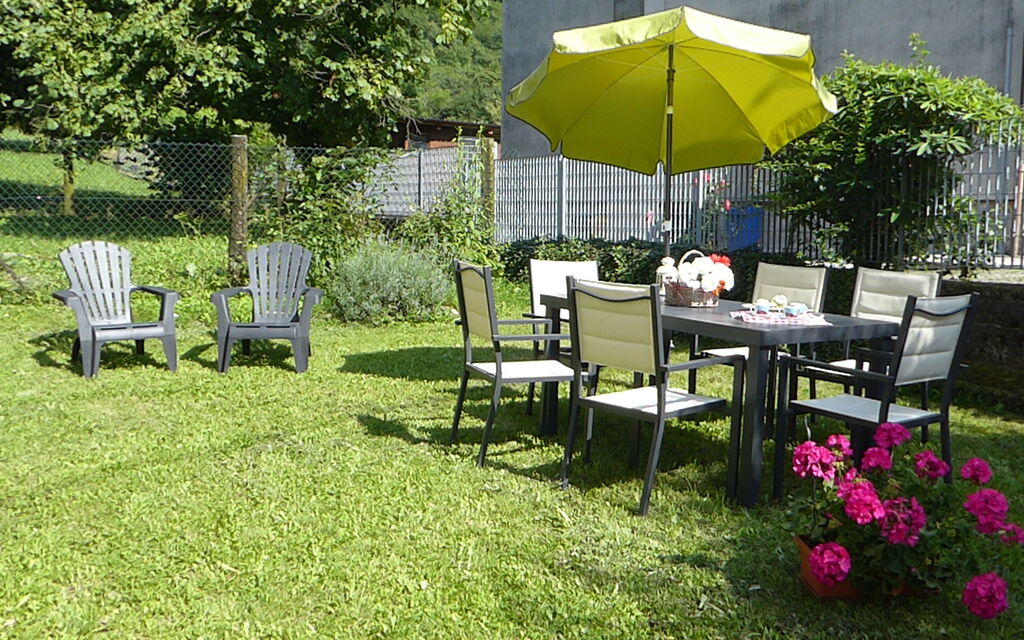 Apartment With Garden, Del Corlo Lake, Belluno: Autunno, Estate, Giardino, Primavera