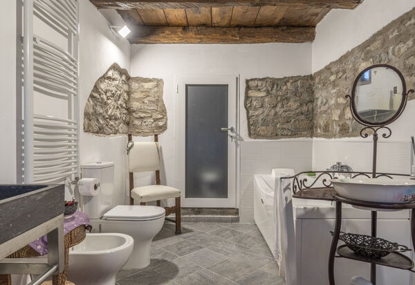 Orazio Liberty House,Lunigiana, Nature: Autunno, Dettagli della stanza, Estate, Primavera