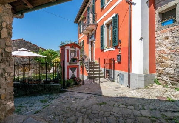 Orazio Liberty House,Lunigiana, Nature: Autunno, Estate, Esterni, Primavera