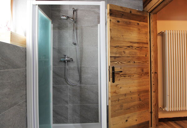 Baita La Ciamorza, Dolomiti, Veneto: Autumn, Bathroom, Spring, Summer