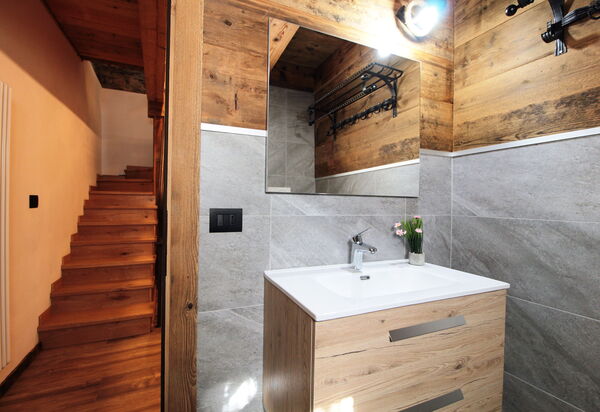 Baita La Ciamorza, Dolomiti, Veneto: Autumn, Bathroom, Spring, Summer