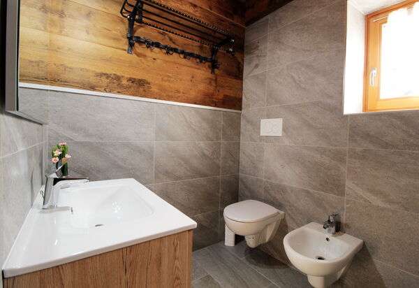 Baita La Ciamorza, Dolomiti, Veneto: Autumn, Bathroom, Spring, Summer