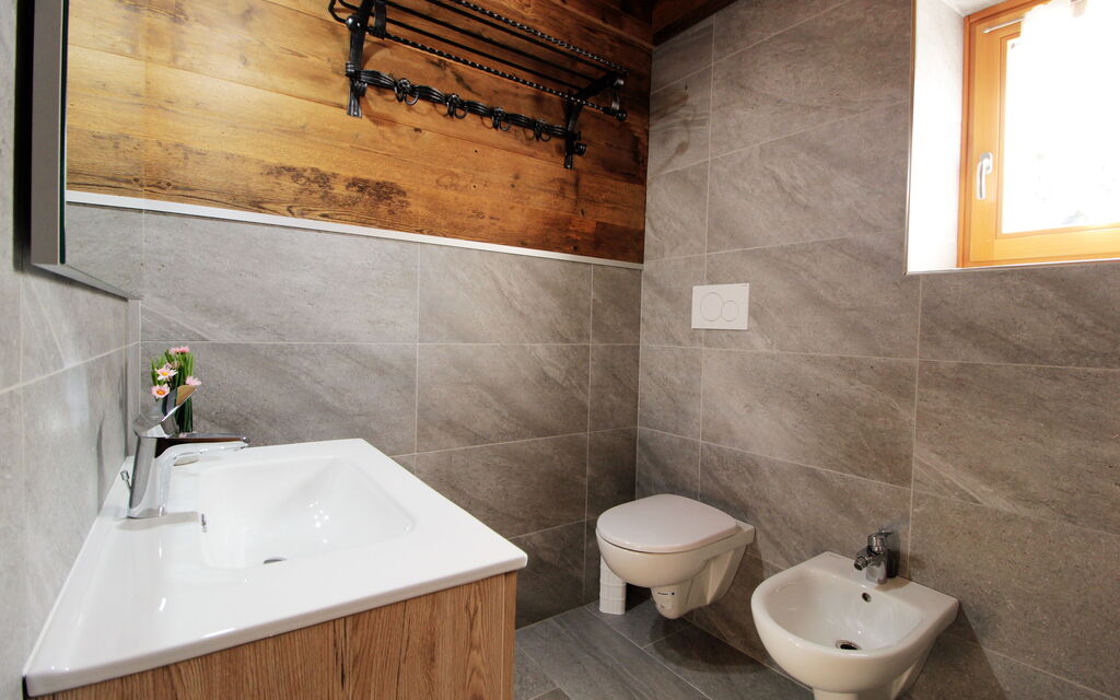 Baita La Ciamorza, Dolomiti, Veneto: Autumn, Bathroom, Spring, Summer