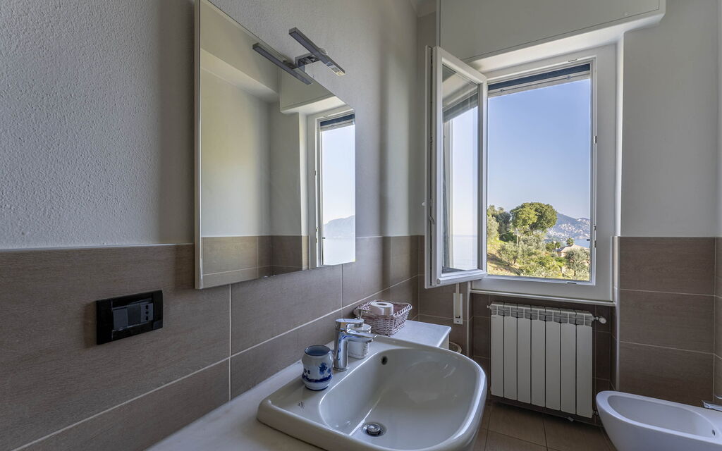 Breath-taking Portofino Promontory Seaview: Autumn, Bathroom, Spring, Summer