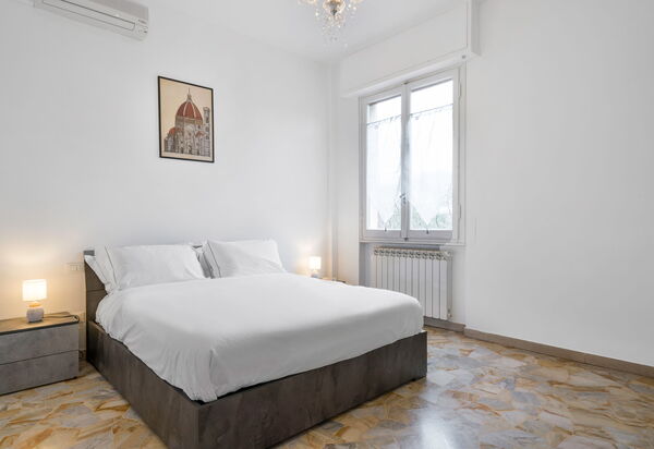 Romina Apartment, Florence, Campo Marte: Autumn, Bedroom, Spring, Summer