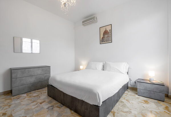 Romina Apartment, Florence, Campo Marte: Autumn, Bedroom, Spring, Summer
