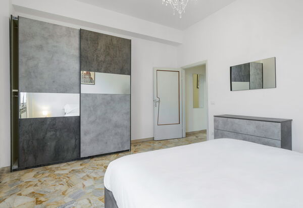 Romina Apartment, Florence, Campo Marte: Autumn, Bedroom, Spring, Summer