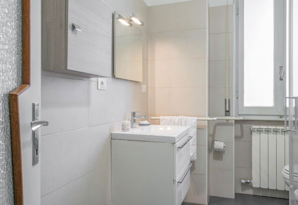 Romina Apartment, Florence, Campo Marte: Autumn, Bathroom, Spring, Summer