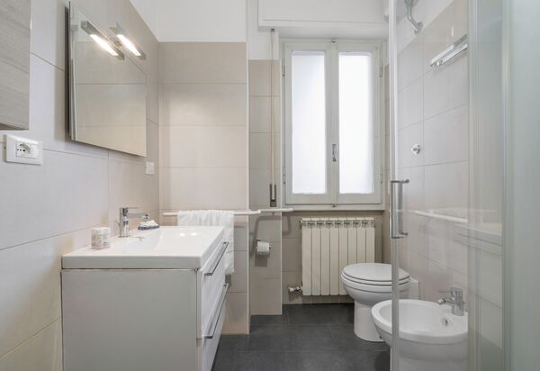 Romina Apartment, Florence, Campo Marte: Autumn, Bathroom, Spring, Summer
