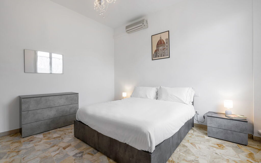 Romina Apartment, Florence, Campo Marte: Autumn, Bedroom, Spring, Summer