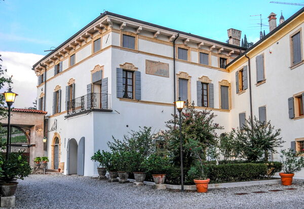 Il Vigneto, Verona, Pool, Wifi: Autumn, Garden, Main Entrance, Spring, Summer, Winter