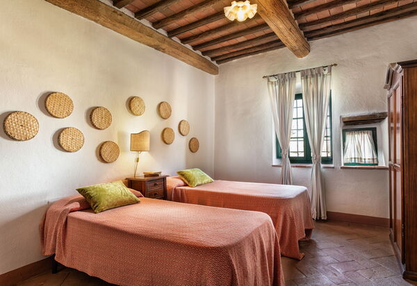 Agriturismo la Papessa: agriturismo-la-papessa-chianti-san-donato-multiproprietà-camera-da-letto