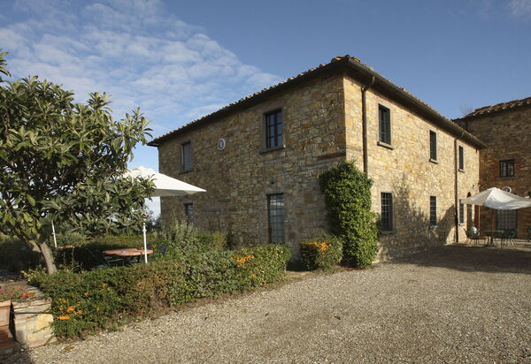Agriturismo la Papessa: agriturismo-la-papessa-chianti-san-donato-multiproprietà-esterni