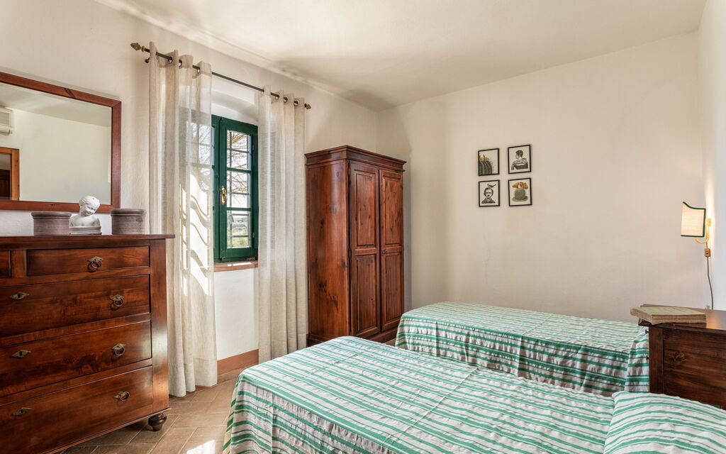 Agriturismo la Papessa - : agriturismo-la-papessa-chianti-san-donato-farmhouse-azalea-bedroom