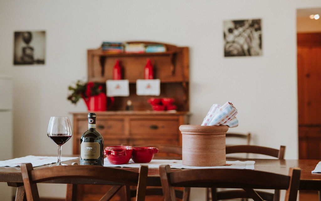 Agriturismo la Papessa - : agriturismo-la-papessa-chianti-san-donato-farmhouse-azalea-living-room