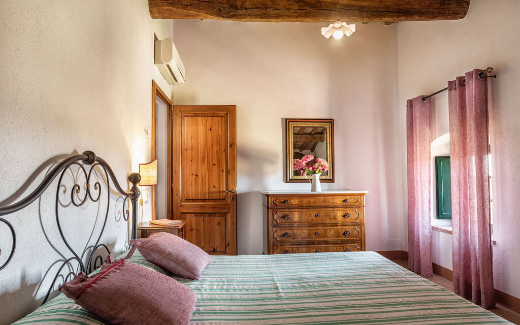 Agriturismo la Papessa - : agriturismo-la-papessa-chianti-san-donato-farmhouse-camelia-bedroom