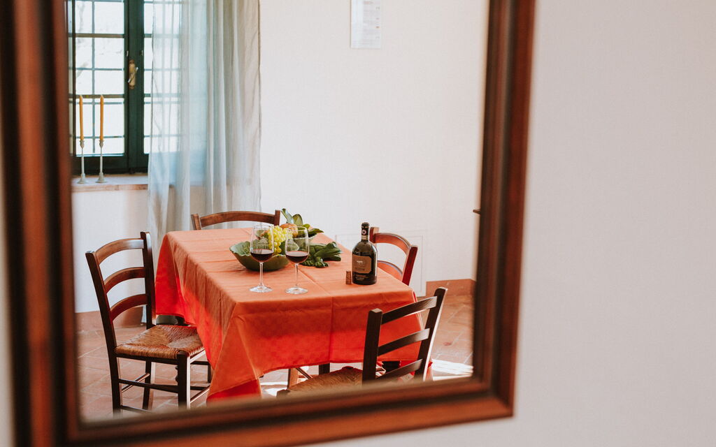 Agriturismo la Papessa - : agriturismo-la-papessa-chianti-san-donato-multiproprietà-gardenia-salotto-sala-da-pranzo