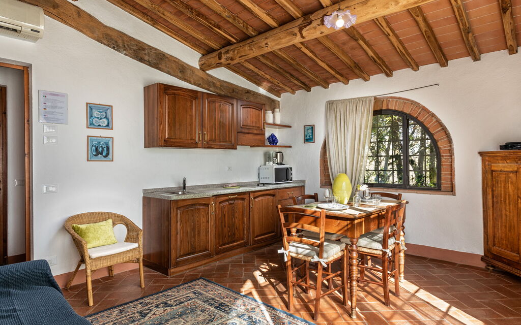 Agriturismo la Papessa - : agriturismo-la-papessa-chianti-san-donato-farmhouse-ibisco-living-room