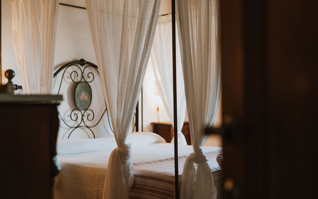 Agriturismo la Papessa - : agriturismo-la-papessa-chianti-san-donato-farmhouse-oleandro-bedroom