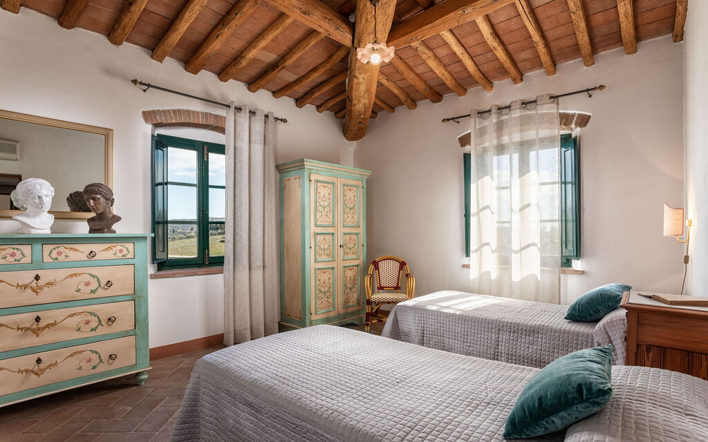 Agriturismo la Papessa - : agriturismo-la-papessa-chianti-san-donato-farmhouse-rododendro-bedroom