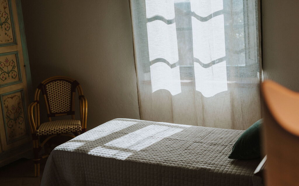 Agriturismo la Papessa - : agriturismo-la-papessa-chianti-san-donato-farmhouse-rododendro-bedroom