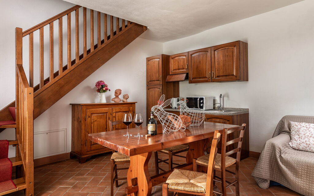 Agriturismo la Papessa - : agriturismo-la-papessa-chianti-san-donato-farmhouse-rododendro-diningroom