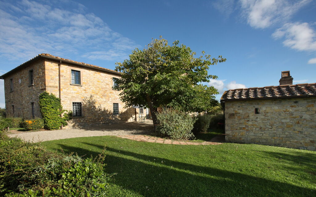 Agriturismo la Papessa: agriturismo-la-papessa-chianti-san-donato-farmhouse-external