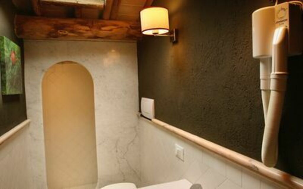 Agriturismo la Papessa - : agriturismo-la-papessa-chianti-san-donato-multipropriet-mirtus-bathroom