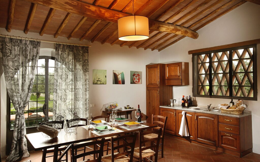 Agriturismo la Papessa - : agriturismo-la-papessa-chianti-san-donato-multipropriet-mirtus-diningroom-kitchen