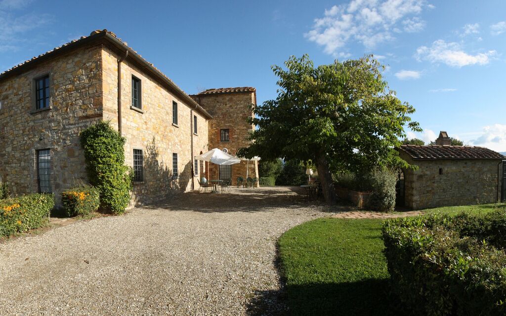 Agriturismo la Papessa: agriturismo-la-papessa-chianti-san-donato-farmhouse-panoramic