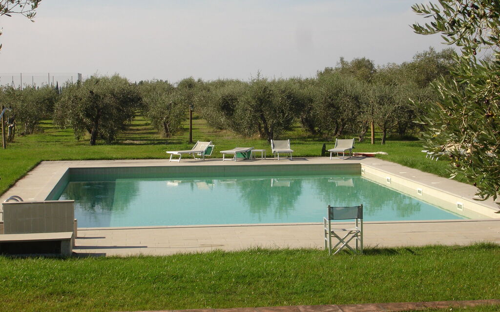 Agriturismo la Papessa: agriturismo-la-papessa-chianti-san-donato-farmhouse-pool