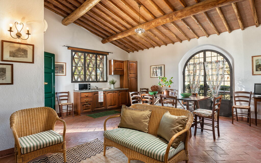 Agriturismo la Papessa - : agriturismo-la-papessa-chianti-san-donato-multiproprietà-robina-soggiorno-sala-da-pranzo