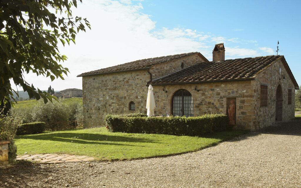 Agriturismo la Papessa: agriturismo-la-papessa-chianti-san-donato-farmhouse-external