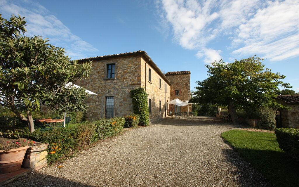 Agriturismo la Papessa: agriturismo-la-papessa-chianti-san-donato-farmhouse-fronthouse