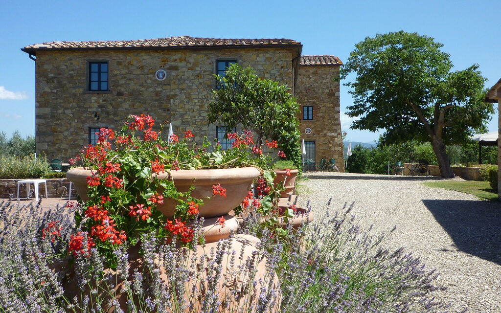Agriturismo la Papessa: agriturismo-la-papessa-chianti-san-donato-farmhouse-external