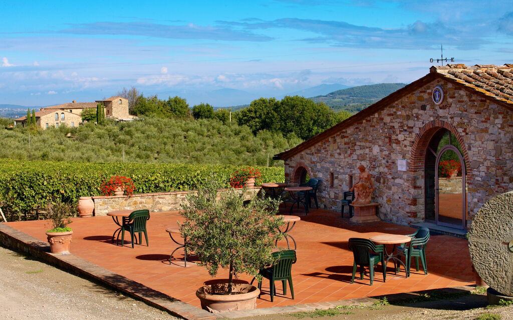 Agriturismo la Papessa: agriturismo-la-papessa-chianti-san-donato-farmhouse-external