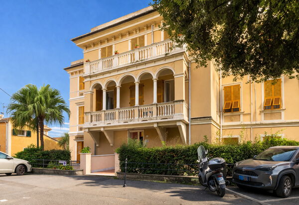 Casa con Accesso Privato al Mare, Parcheggio, Bogliasco: Autunno, Entrata Principale, Estate, Primavera
