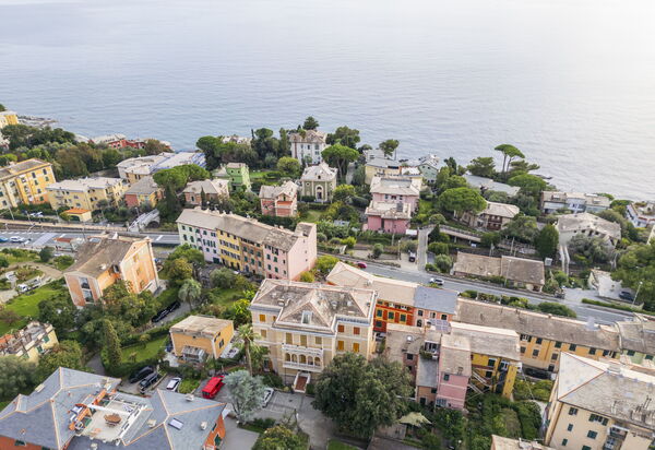 Casa con Accesso Privato al Mare, Parcheggio, Bogliasco: Autunno, Estate, Esterni, Primavera