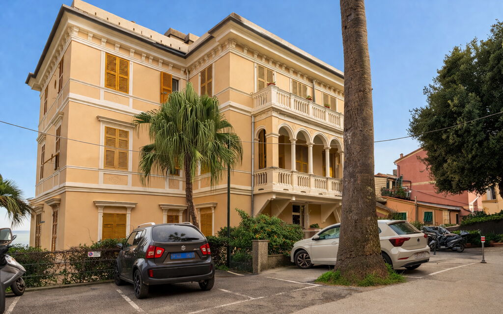 Casa con Accesso Privato al Mare, Parcheggio, Bogliasco: Autunno, Entrata Principale, Estate, Primavera