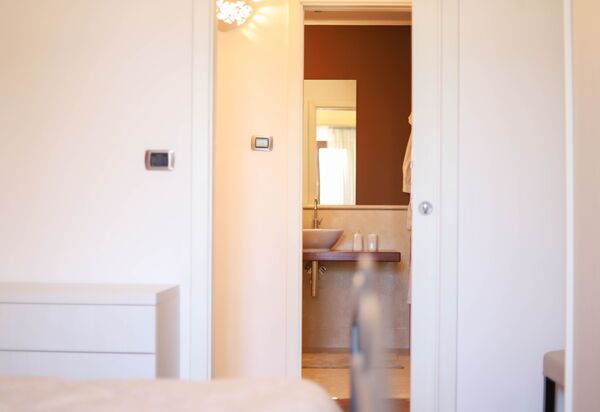 Villa Don Sante In Locorotondo Puglia: Autumn, Bathroom, Spring, Summer